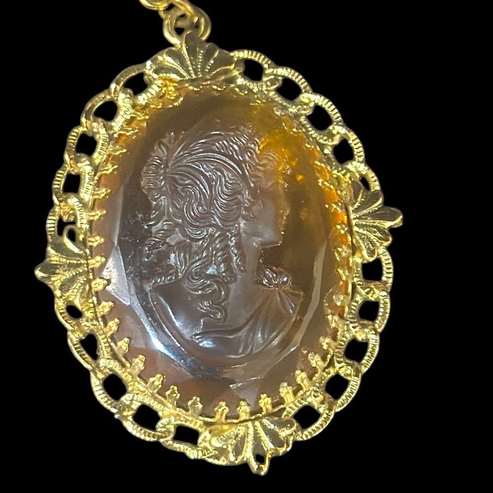 🛑🛑SOLD - Whiting & Davis Vintage Cameo Necklace - Picture 3 of 17